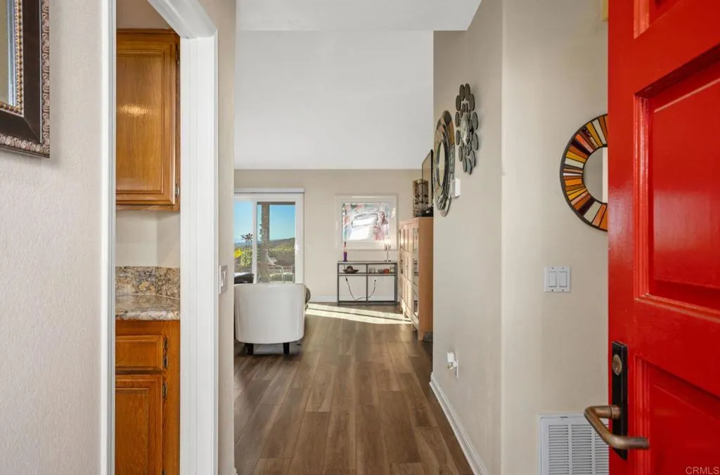 Photo #6: NDP2410686 Listing 