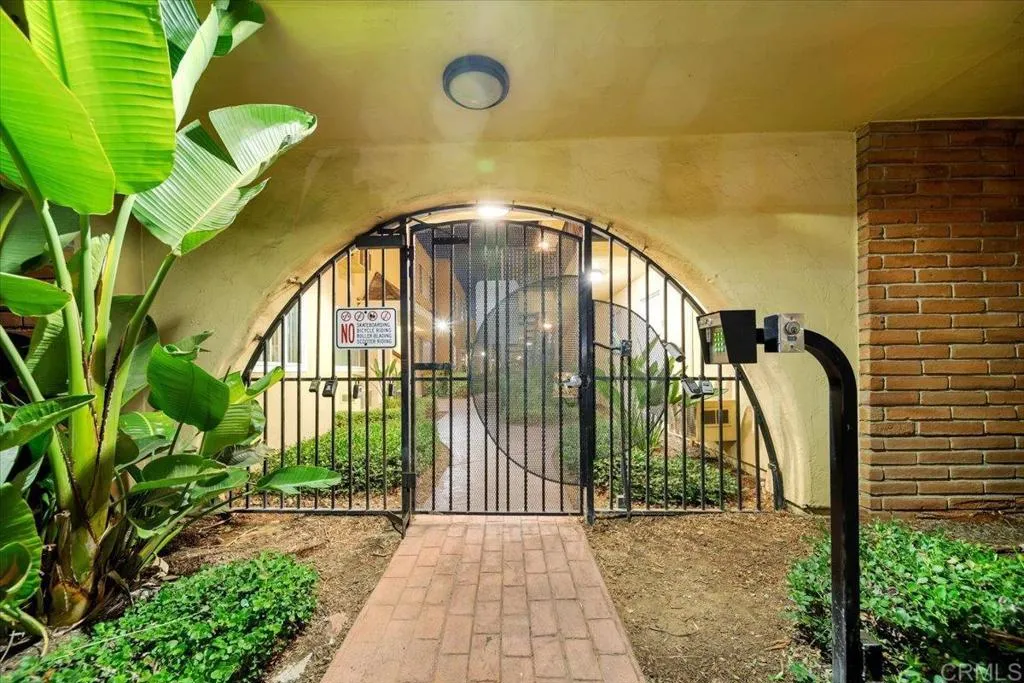 More Details about MLS # PTP2407660 : 467 BALLANTYNE STREET UNIT 42