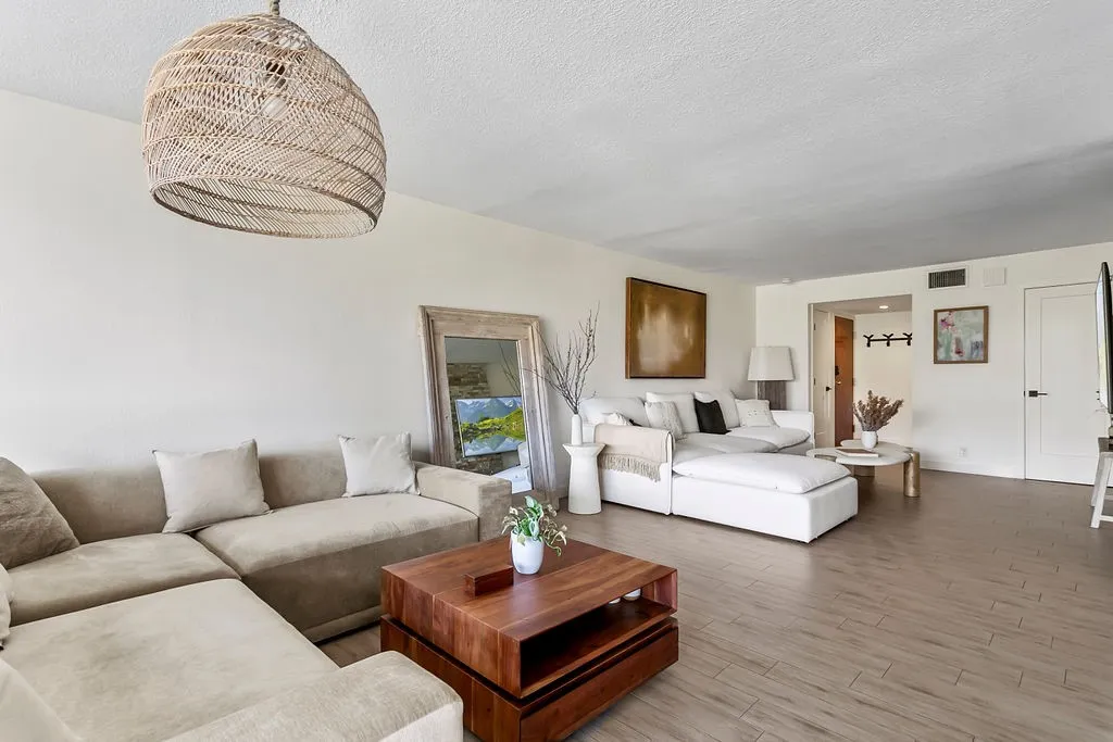 https://cdn.realtyfeed.com/cdn/127/306328959/61ec3b1d6b32c9ca490528ec93236a2b.webp