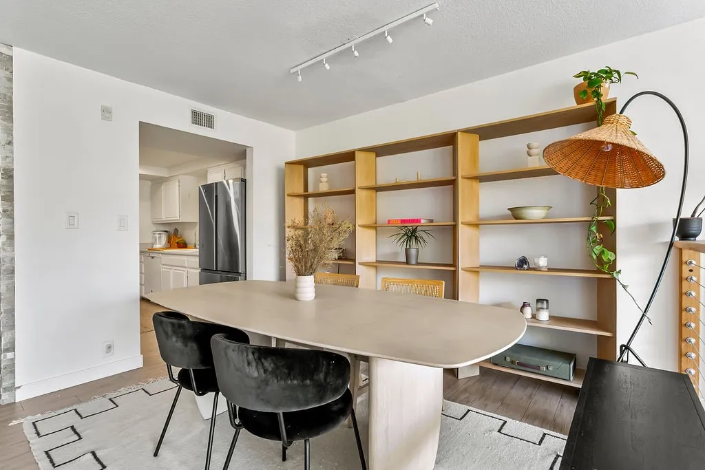 https://cdn.realtyfeed.com/cdn/127/306328959/c37338620034e8e3e455c76d4dfeeada.webp
