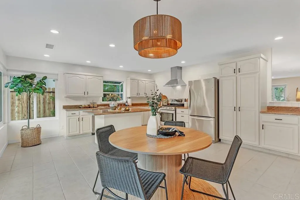 https://cdn.realtyfeed.com/cdn/127/306330545/d514f03f6f1e099112ad471294b3ba38.webp