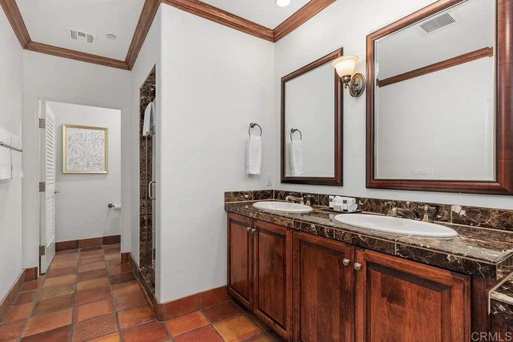 https://cdn.realtyfeed.com/cdn/127/306331620/2b256e6bb1ef663eb967ca4aa7d5fbba.webp