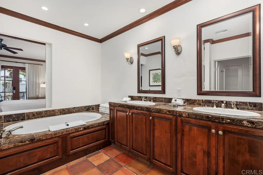 https://cdn.realtyfeed.com/cdn/127/306331620/fb58138e27cafca673915c771a960e93.webp