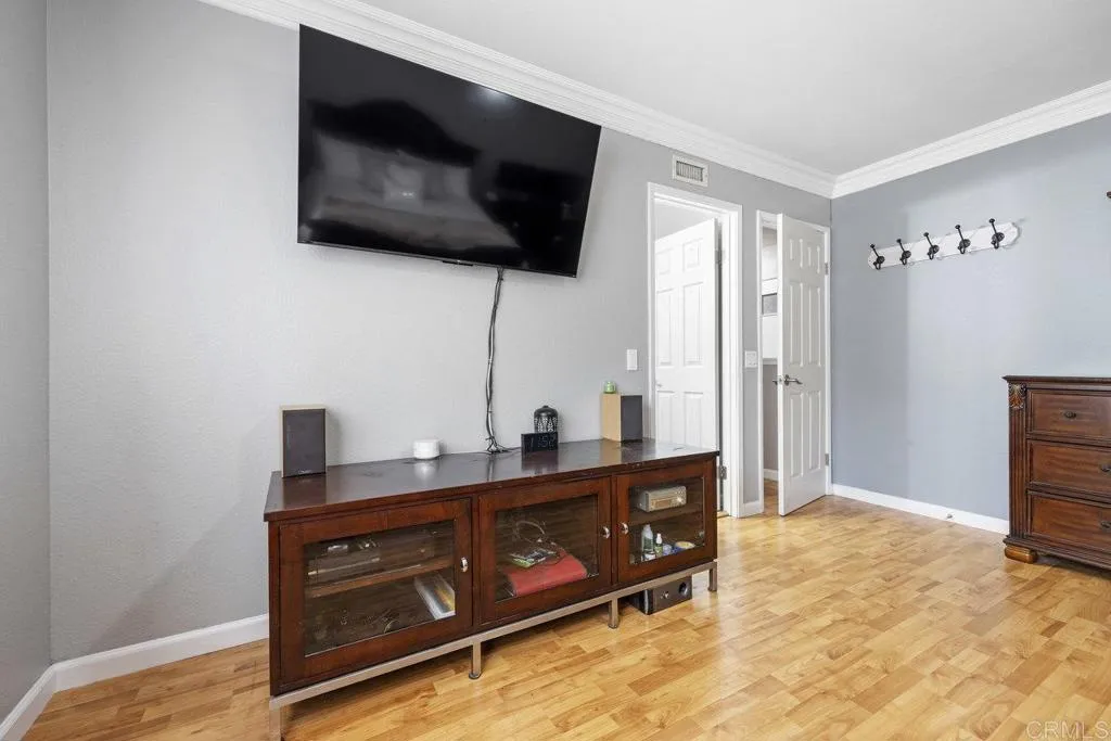 https://cdn.realtyfeed.com/cdn/127/306331778/4b2b63a4b408298c5d33874323d62219.webp