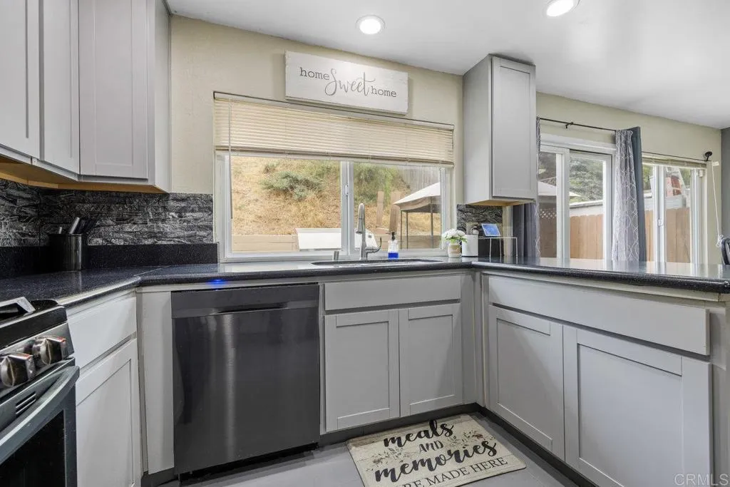 https://cdn.realtyfeed.com/cdn/127/306331778/9e469e49b29c84a5d731af1dc6ad7a51.webp