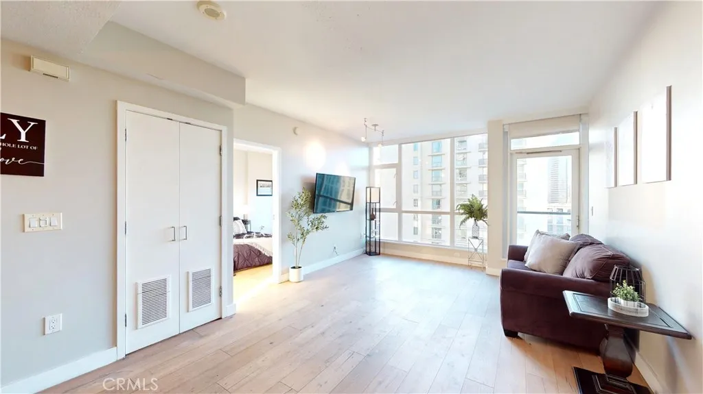 https://cdn.realtyfeed.com/cdn/127/306333033/49f9283be56fe7afffdf96cb1793500a.webp