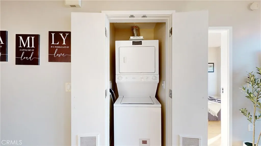 https://cdn.realtyfeed.com/cdn/127/306333033/88cf352d4ab2353b83df33fa1991d646.webp