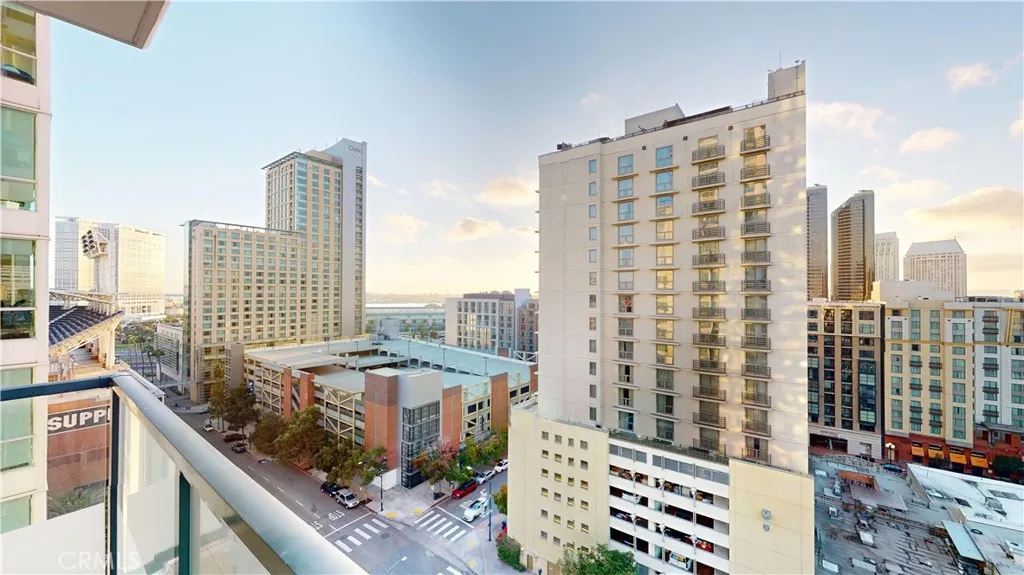 https://cdn.realtyfeed.com/cdn/127/306333033/f1ae1417df7211ed514b1b8bfbb0f908.webp