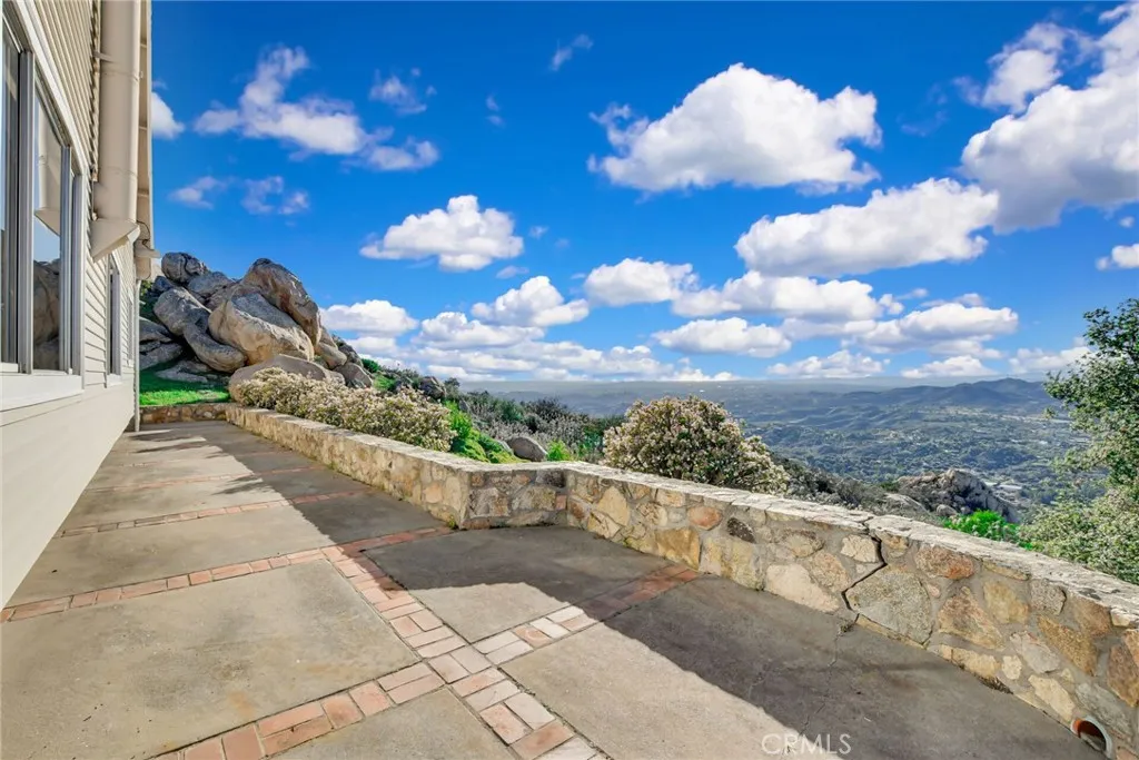 https://cdn.realtyfeed.com/cdn/127/306333080/508f030ddc5812330149717657fec5e3.webp