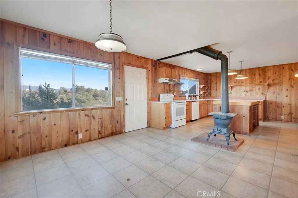 https://cdn.realtyfeed.com/cdn/127/306333080/78550451fbef4308a57f8dce599f49a6.webp