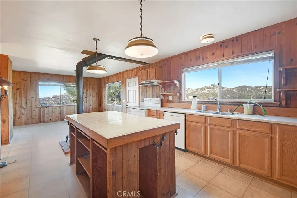 https://cdn.realtyfeed.com/cdn/127/306333080/baa645361dcc1d153defccc93f531cf6.webp