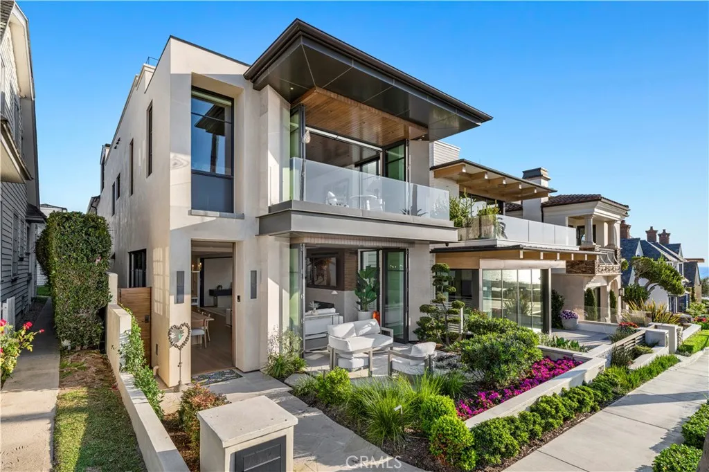 212 Goldenrod Avenue