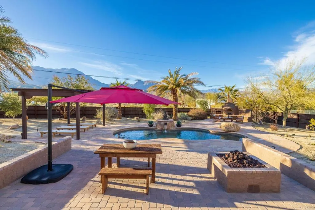 https://cdn.realtyfeed.com/cdn/127/306333585/70c60d5a9d307307a910d11335f137d9.webp