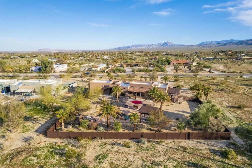 https://cdn.realtyfeed.com/cdn/127/306333585/889420e92acc39947d8cf3eac8bf0418.webp