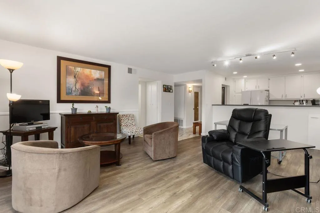 https://cdn.realtyfeed.com/cdn/127/306334139/6c0de728a8bd8588a9cc6d8f17fe5021.webp