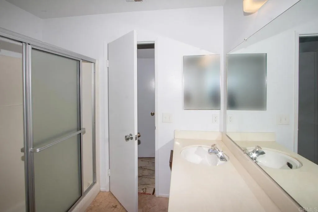 https://cdn.realtyfeed.com/cdn/127/306334345/472e232bded2f85aec1e41eea2b9cd1c.webp