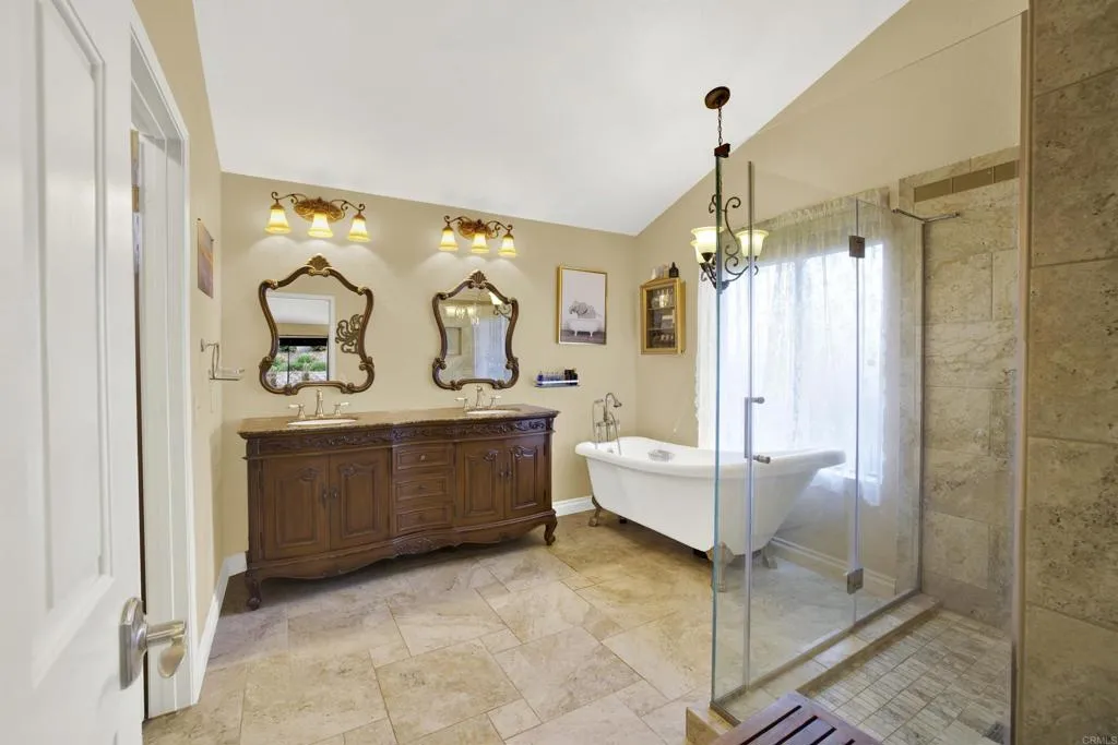 https://cdn.realtyfeed.com/cdn/127/306336399/ec5fdab57977010af2319e3b54ad2a4f.webp