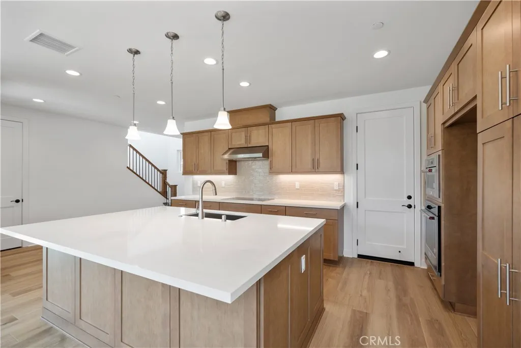 https://cdn.realtyfeed.com/cdn/127/306336534/3d648c5a9244cec11faa817209bde57e.webp