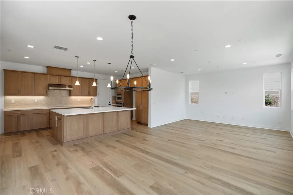 https://cdn.realtyfeed.com/cdn/127/306336534/eaf25a5b385342f58c1a3f5406c9a6ad.webp