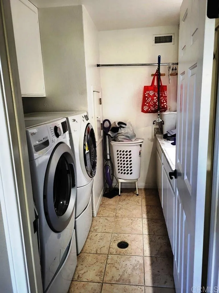 https://cdn.realtyfeed.com/cdn/127/306336655/419552824d26046f34770619052e8d5c.webp