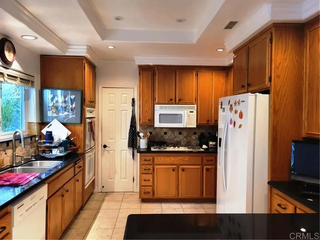 https://cdn.realtyfeed.com/cdn/127/306336655/998e9b9c5be5169a06cd47b9f8c35e79.webp