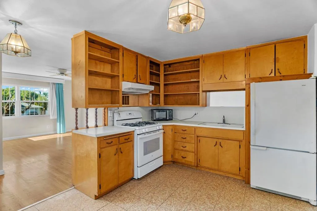 https://cdn.realtyfeed.com/cdn/127/306337682/835838f13092c043981e33f3634609bf.webp