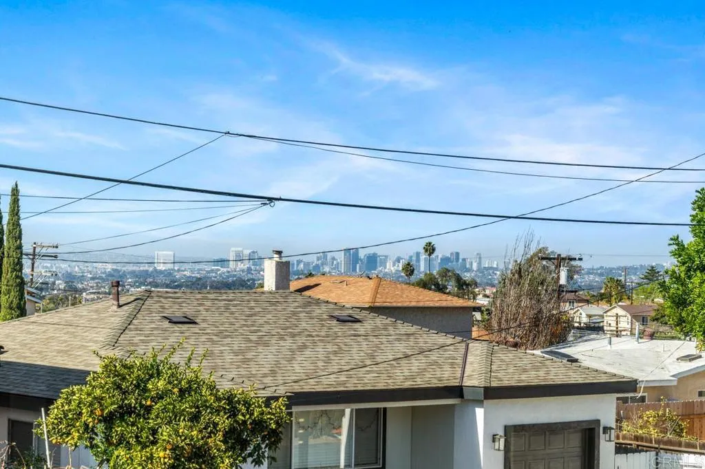 https://cdn.realtyfeed.com/cdn/127/306337756/e25e80531f9ad7671a7614472c9fb357.webp