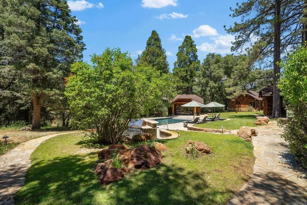 https://cdn.realtyfeed.com/cdn/127/306337985/037c44f3f31bbbcf2d00aa2bdb695e2d.webp