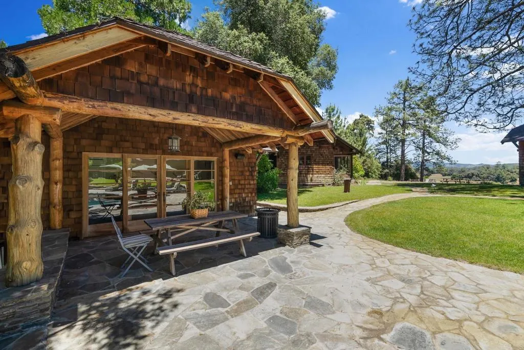 https://cdn.realtyfeed.com/cdn/127/306337985/34a011eaee0b9ea83637c3fd8c337668.webp