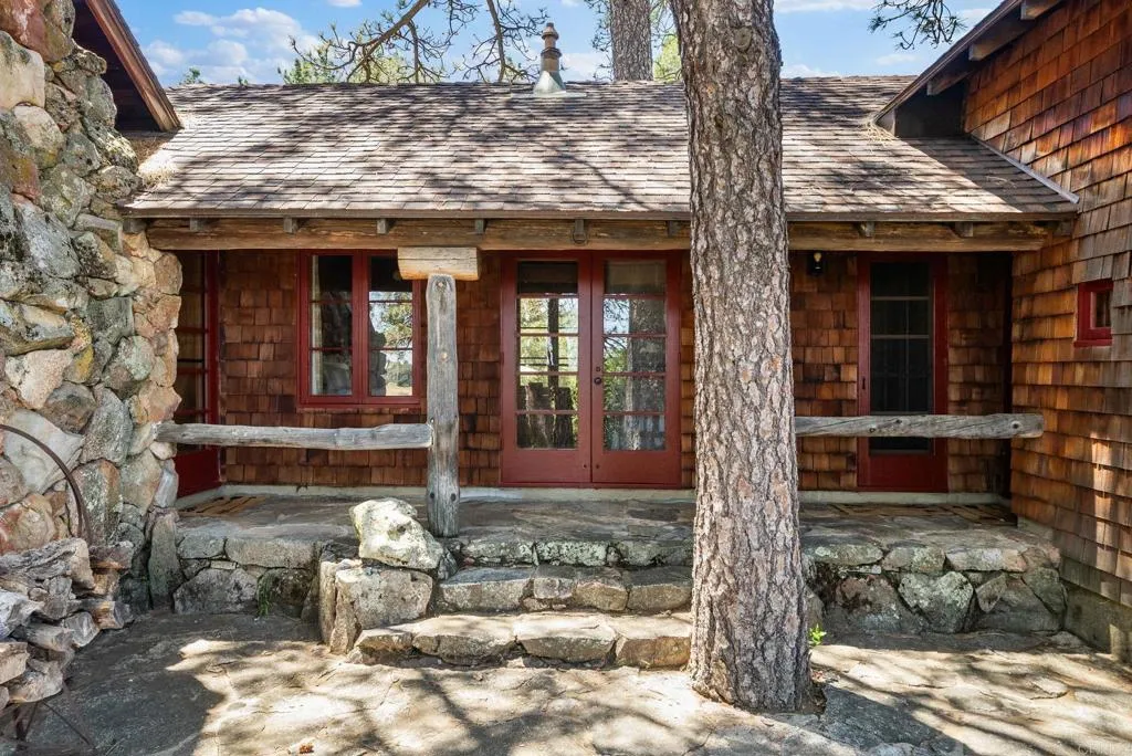 https://cdn.realtyfeed.com/cdn/127/306337985/36f07cab3d86eaa7dadfc43e38b5b9a9.webp