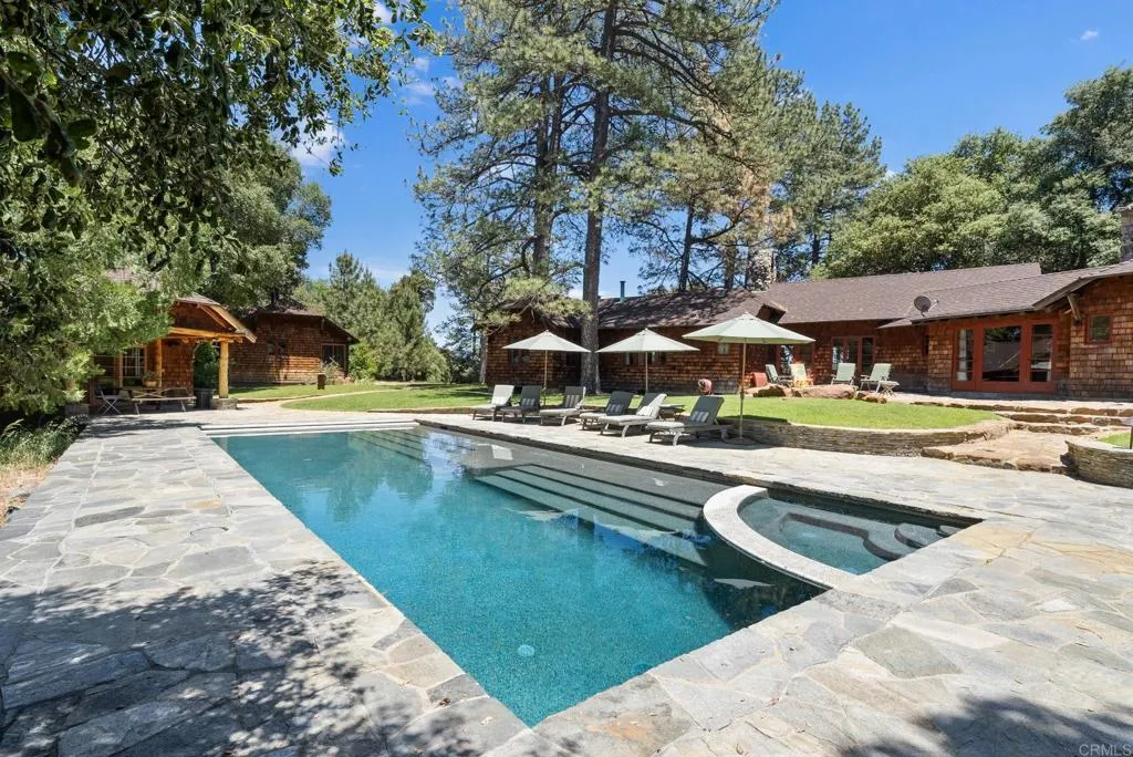 https://cdn.realtyfeed.com/cdn/127/306337985/74ba8431f401d65c19fdd64216ffe19b.webp