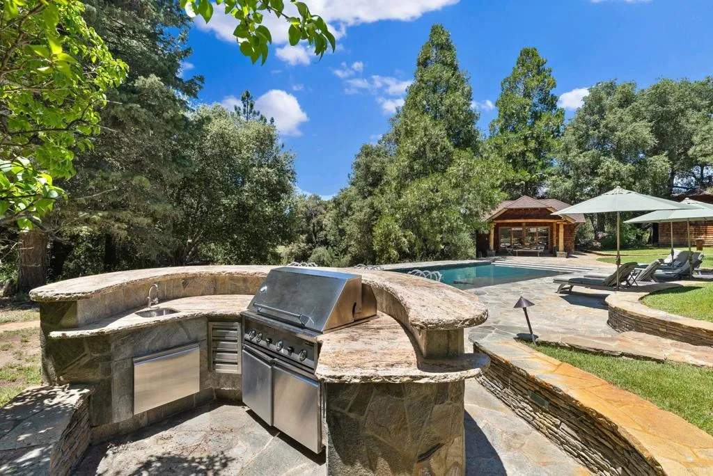 https://cdn.realtyfeed.com/cdn/127/306337985/9a3ac26082916314c856f16445dc56d2.webp