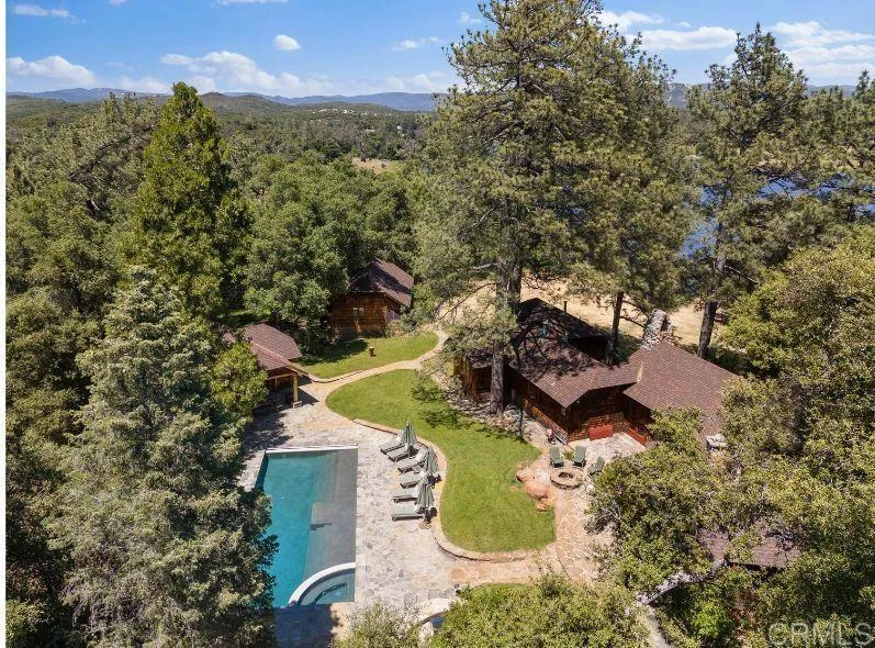 https://cdn.realtyfeed.com/cdn/127/306337985/9af5d7569dc89d12f8d9c123a9c7458a.webp