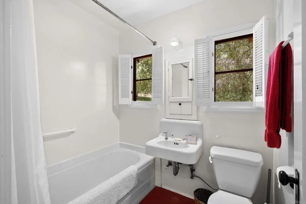 https://cdn.realtyfeed.com/cdn/127/306337985/dc9085e49a0c2bbb38f41b15e1476df7.webp