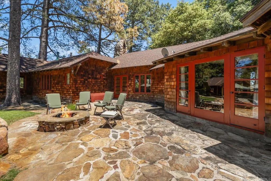 https://cdn.realtyfeed.com/cdn/127/306337985/e081ae4d01142a7221d629d9bf9af698.webp