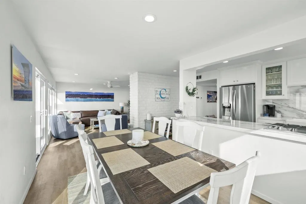 https://cdn.realtyfeed.com/cdn/127/306337988/933653a9af0576723ee76a2339ca325b.webp