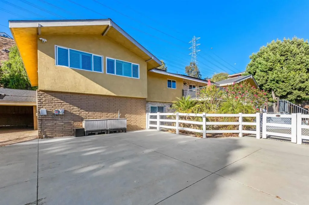 https://cdn.realtyfeed.com/cdn/127/306338345/33bd4084474f8e46c396fdaff44631b9.webp