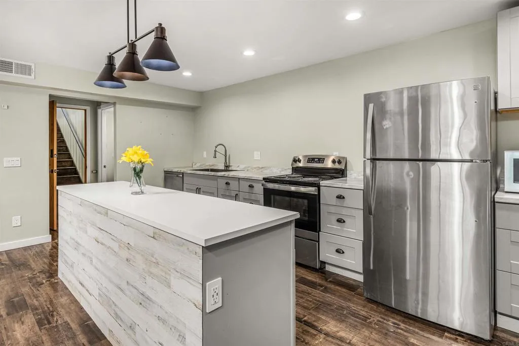 https://cdn.realtyfeed.com/cdn/127/306338345/3eda01732470dff3faf086b5127d4a31.webp