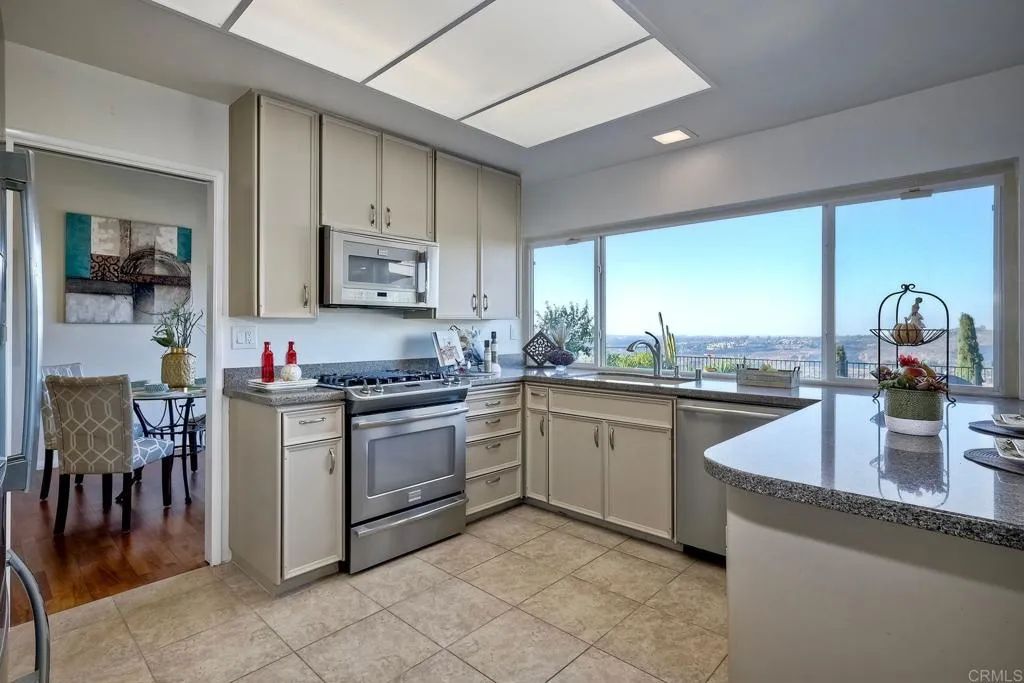 https://cdn.realtyfeed.com/cdn/127/306339533/0270482e7a6a1d84eee40c507492d010.webp