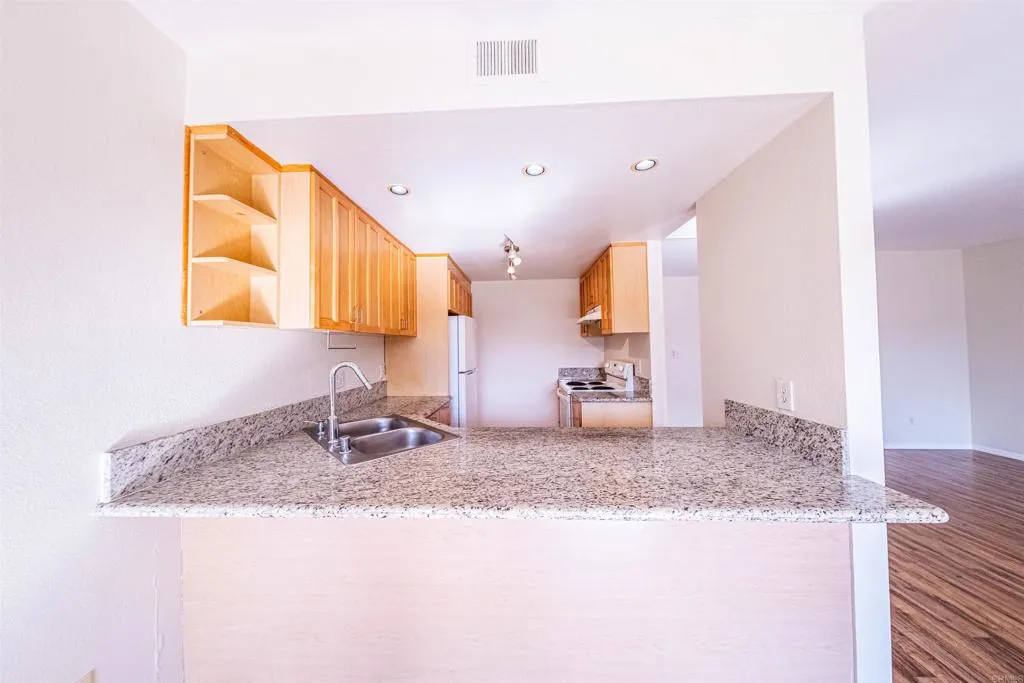 Photo #17: PTP2500297 Listing: Photo #17