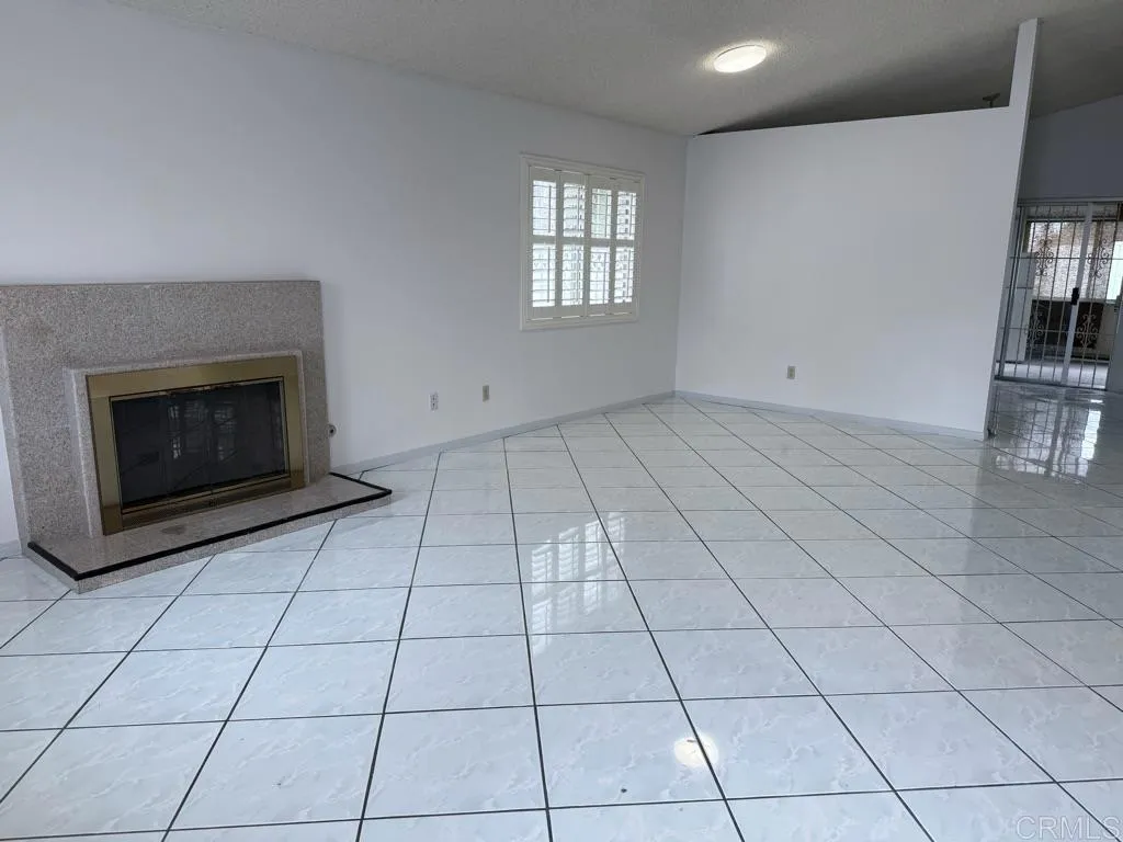 https://cdn.realtyfeed.com/cdn/127/306339980/fc7d5a2ec49b05ab1157712081467fc3.webp