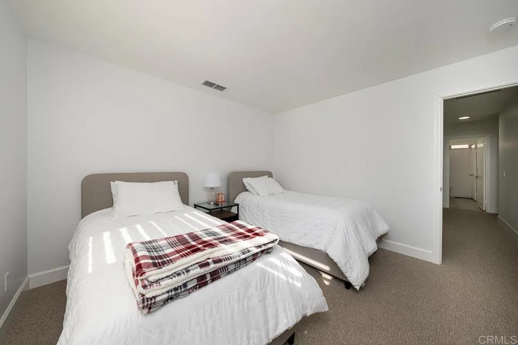 https://cdn.realtyfeed.com/cdn/127/306340556/1d19cf75df683600d63df4bd422510ff.webp