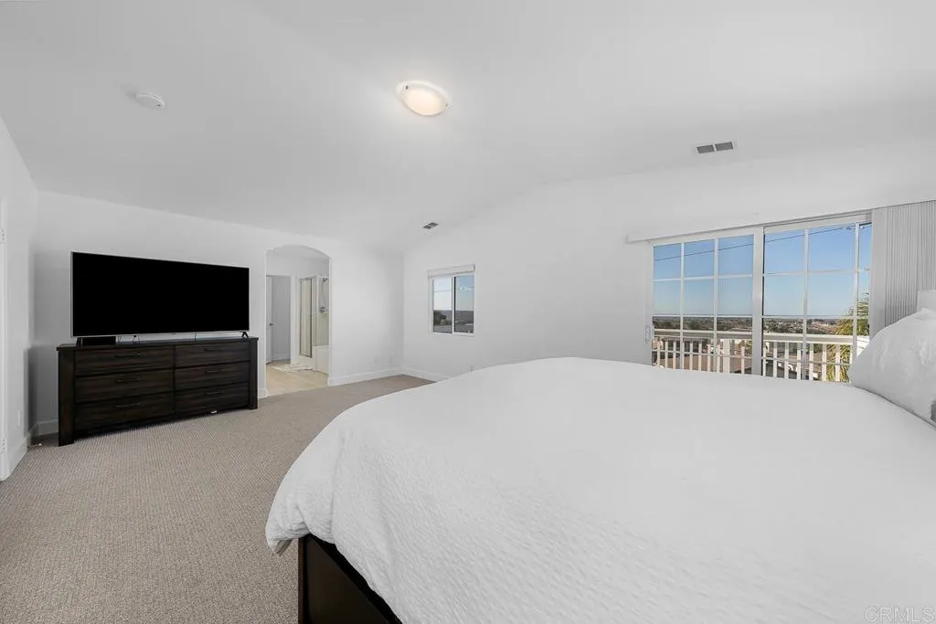 https://cdn.realtyfeed.com/cdn/127/306340556/838e155bee3b9d734348de8ca7677dc4.webp