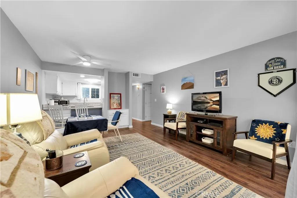 https://cdn.realtyfeed.com/cdn/127/306341402/5fd85ebddd5e32abb941d61340abca82.webp