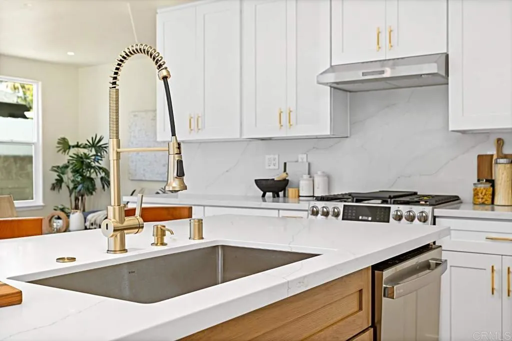 https://cdn.realtyfeed.com/cdn/127/306341491/02113626f702f4547a9fe2a494b45a10.webp