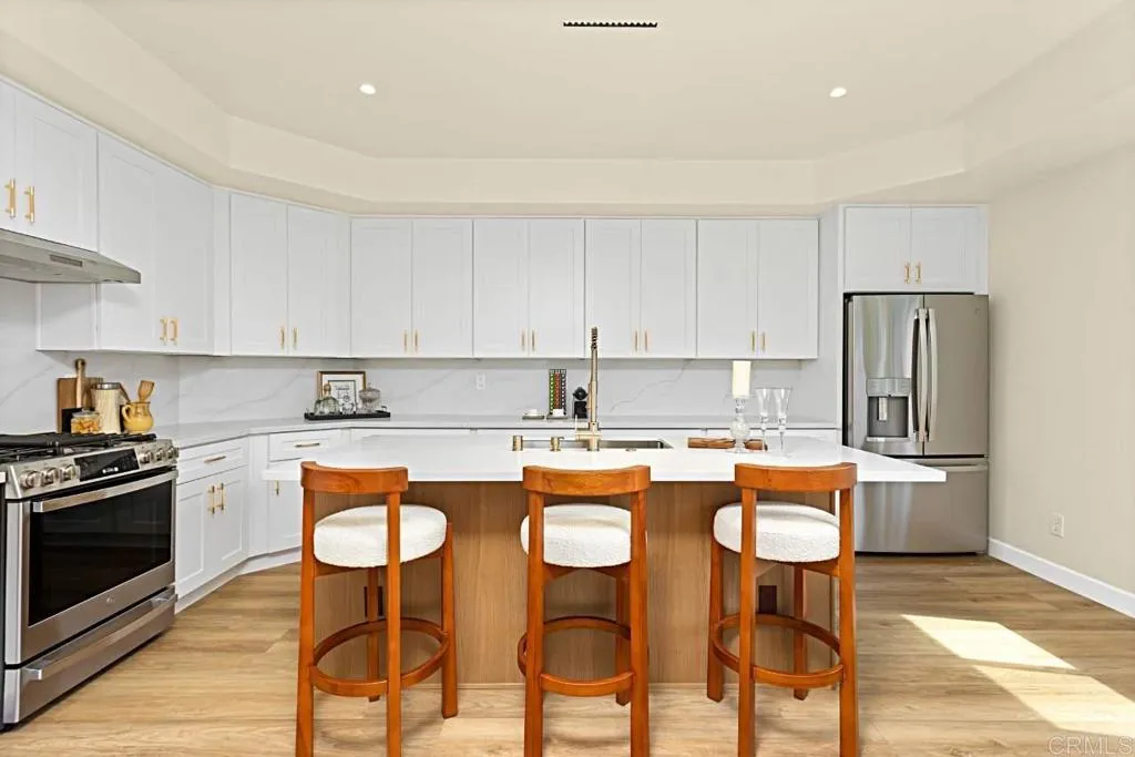https://cdn.realtyfeed.com/cdn/127/306341491/9101e198f1930c970af29dbdd4760da3.webp