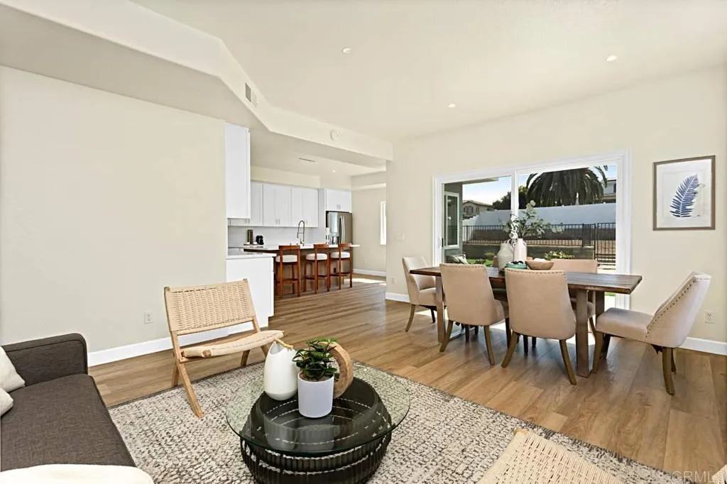 https://cdn.realtyfeed.com/cdn/127/306341491/e5ea909f8acb3b0035b4f9838b2fd94b.webp