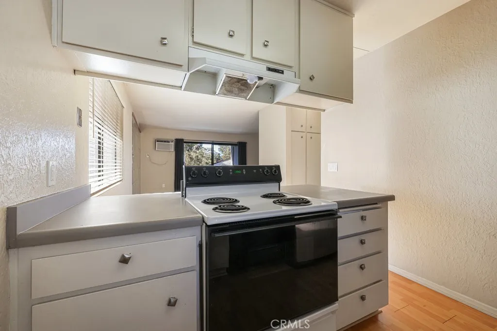 Photo #17: SW25010058 Listing: Photo #17