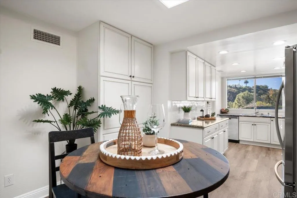 https://cdn.realtyfeed.com/cdn/127/306343575/68668404bf228b574818a9b622a7e711.webp