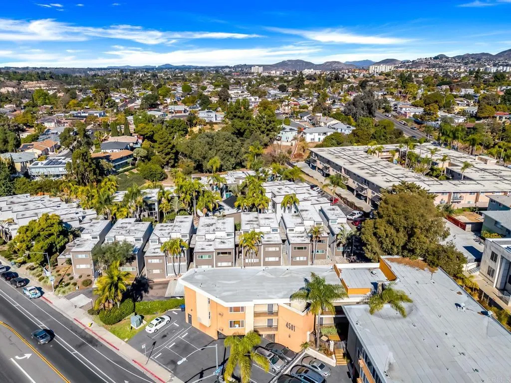 https://cdn.realtyfeed.com/cdn/127/306343585/220fa15a2e3d68c23f1e49a680b49251.webp